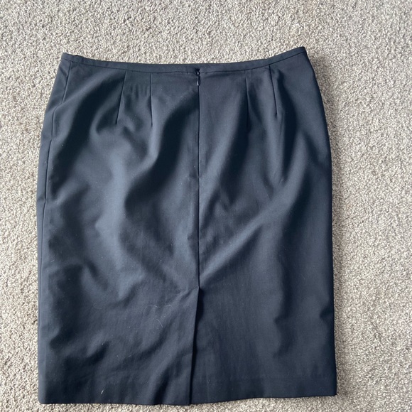 Black Karl Lagerfeld pencil skirt - Picture 3 of 3